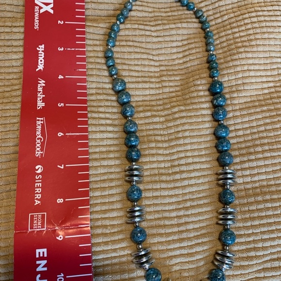 Vintage blue and silver tone necklace. - Picture 4 of 4